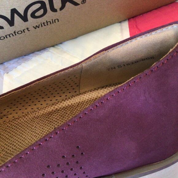 SoftWalk Burgundy Flats with White Soles - Picture 6 of 6